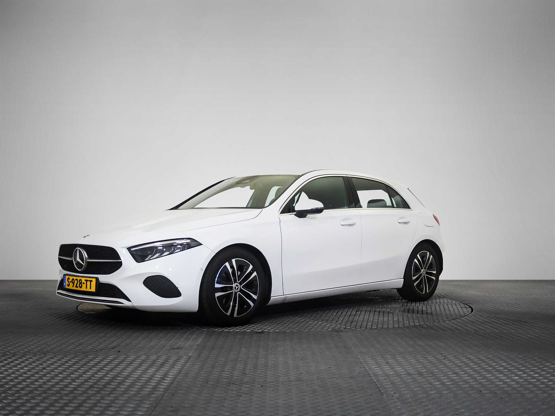 Mercedes-Benz A 180 Business Line