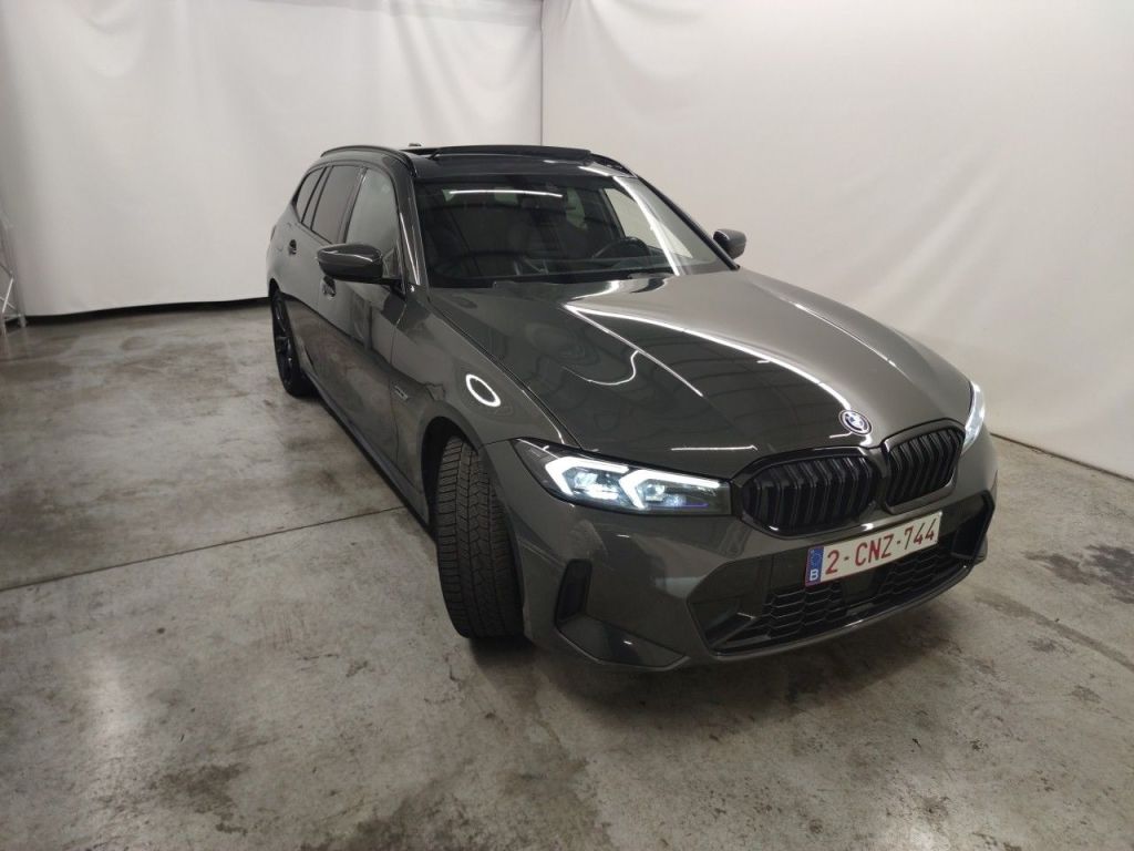 BMW 3 Series Touring 330e M Sport