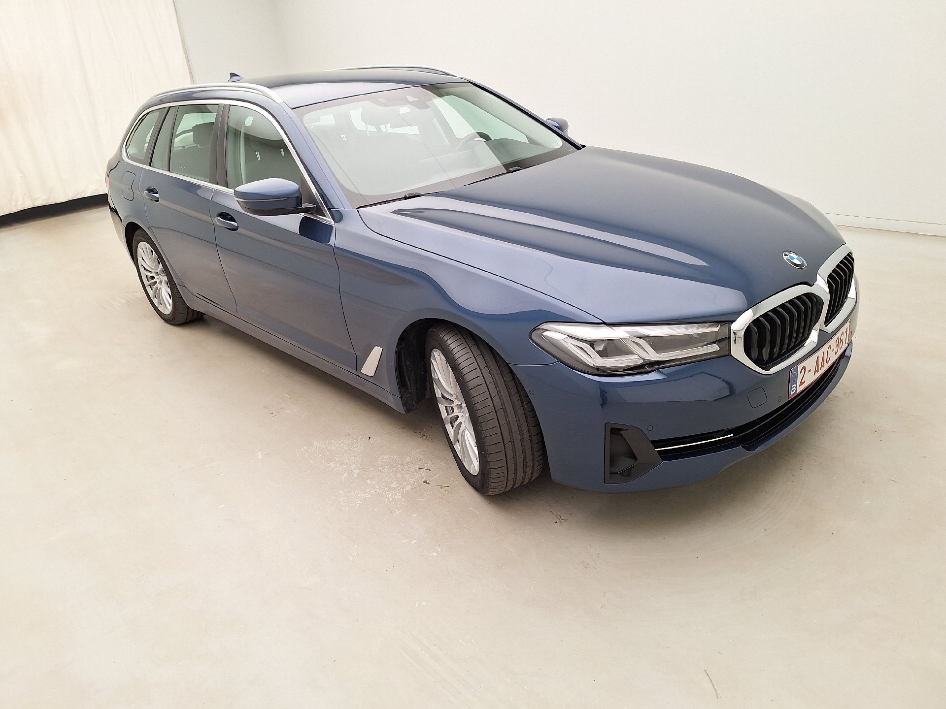 BMW 5 Series Touring 530e Lounge