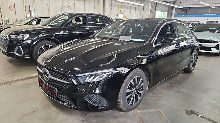Mercedes-Benz A-Klasse A 180 d DCT