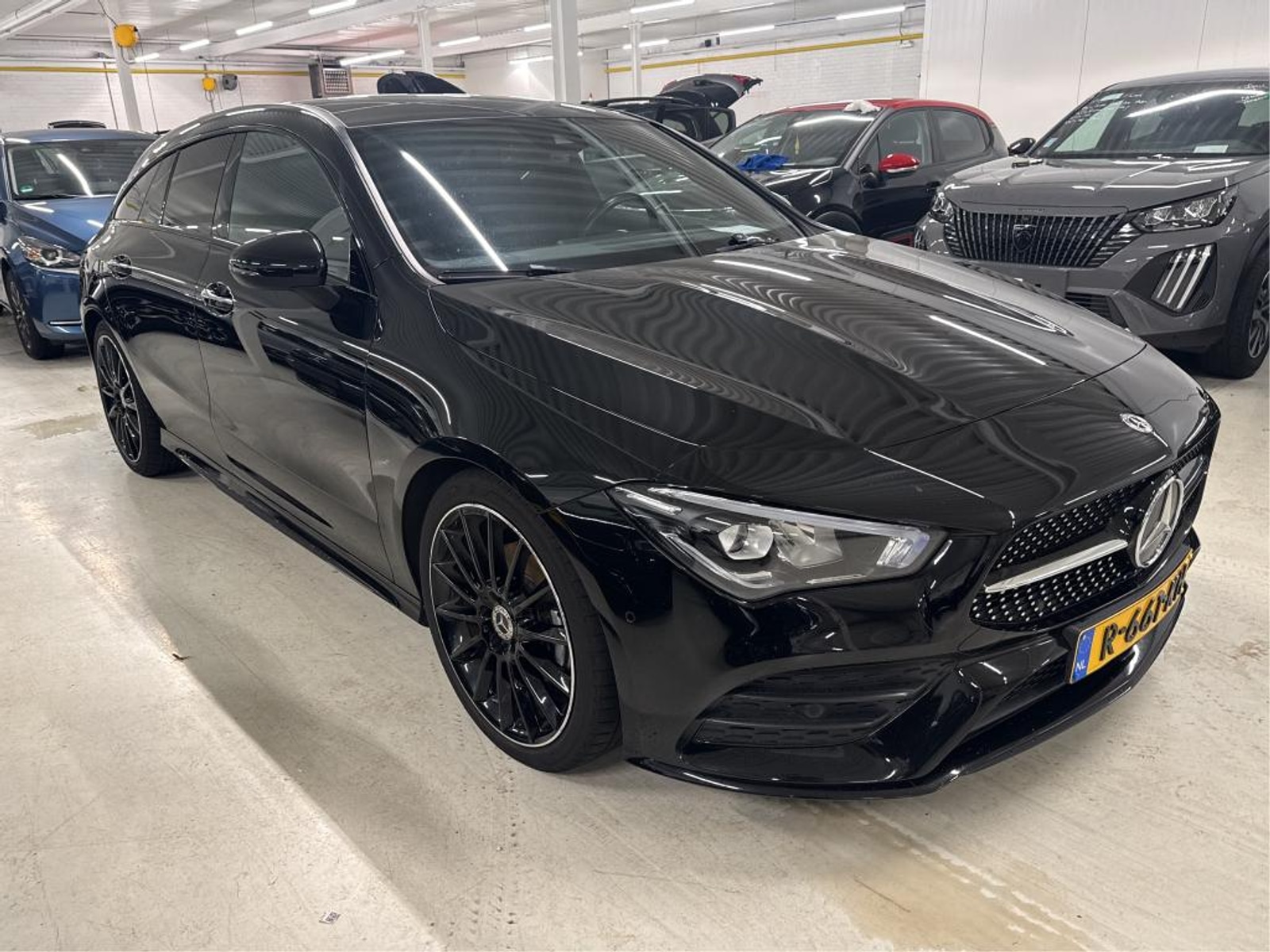 Mercedes-Benz CLA Shooting Brake 180 AMG Line