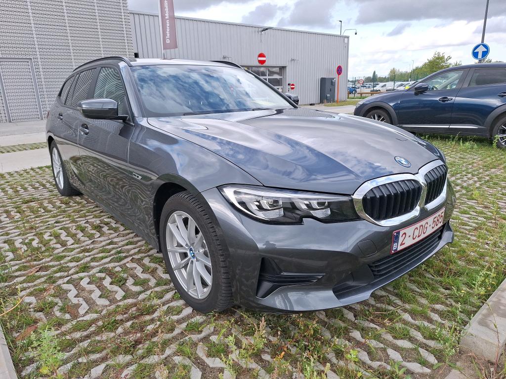 BMW 3 Series Touring 320e Business Design