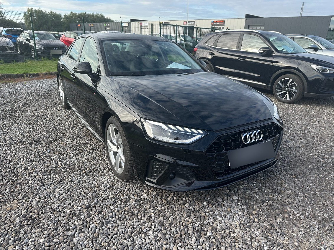 Audi A4 30 TDI S Line