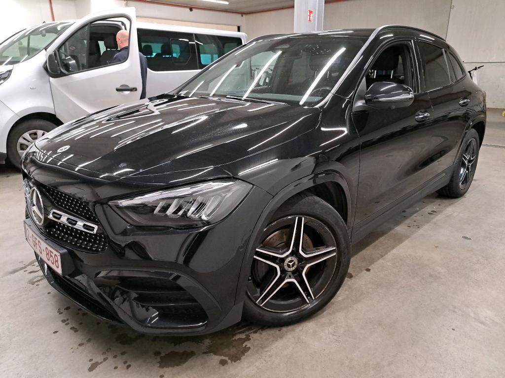 Mercedes-Benz GLA 180 AMG Line