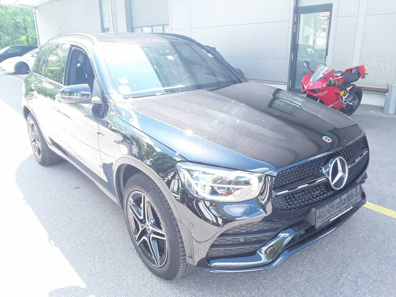 Mercedes-Benz GLC 200 AMG Line