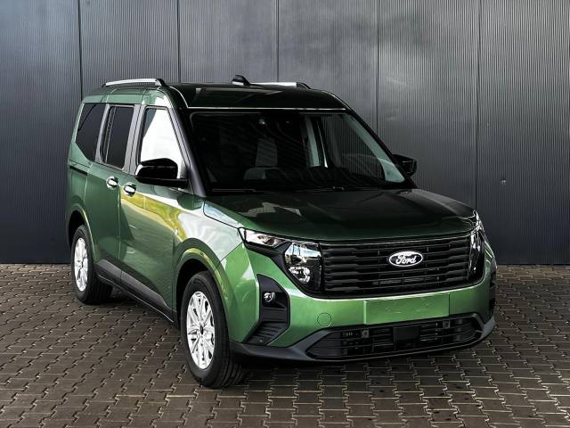 Ford Tourneo Courier 1.0 EcoBoost Titanium