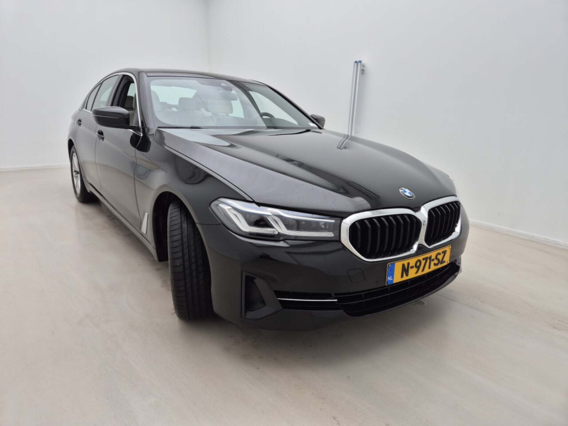 BMW 5 Series 520i Business