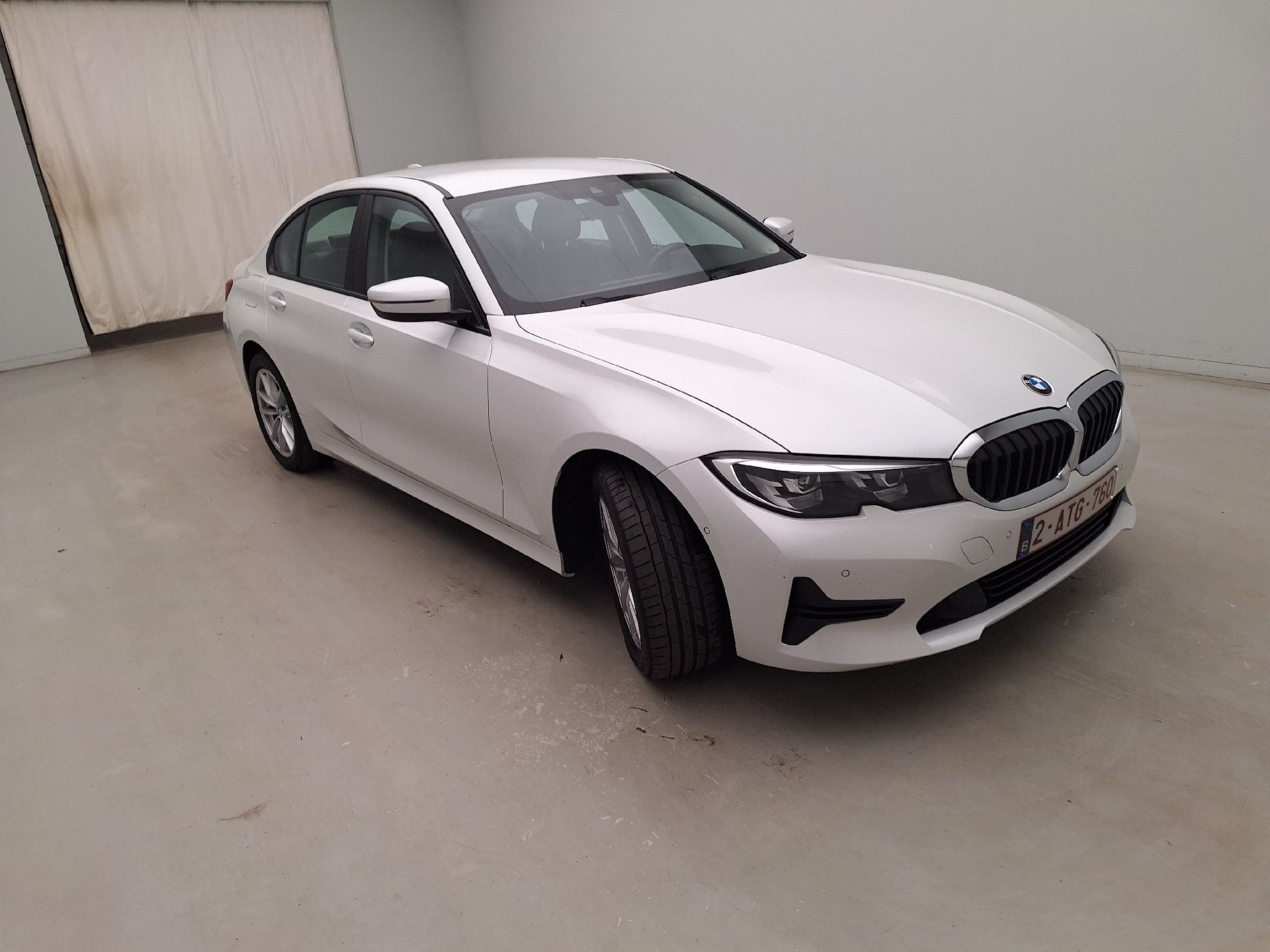 BMW 3 Series 330e Lounge