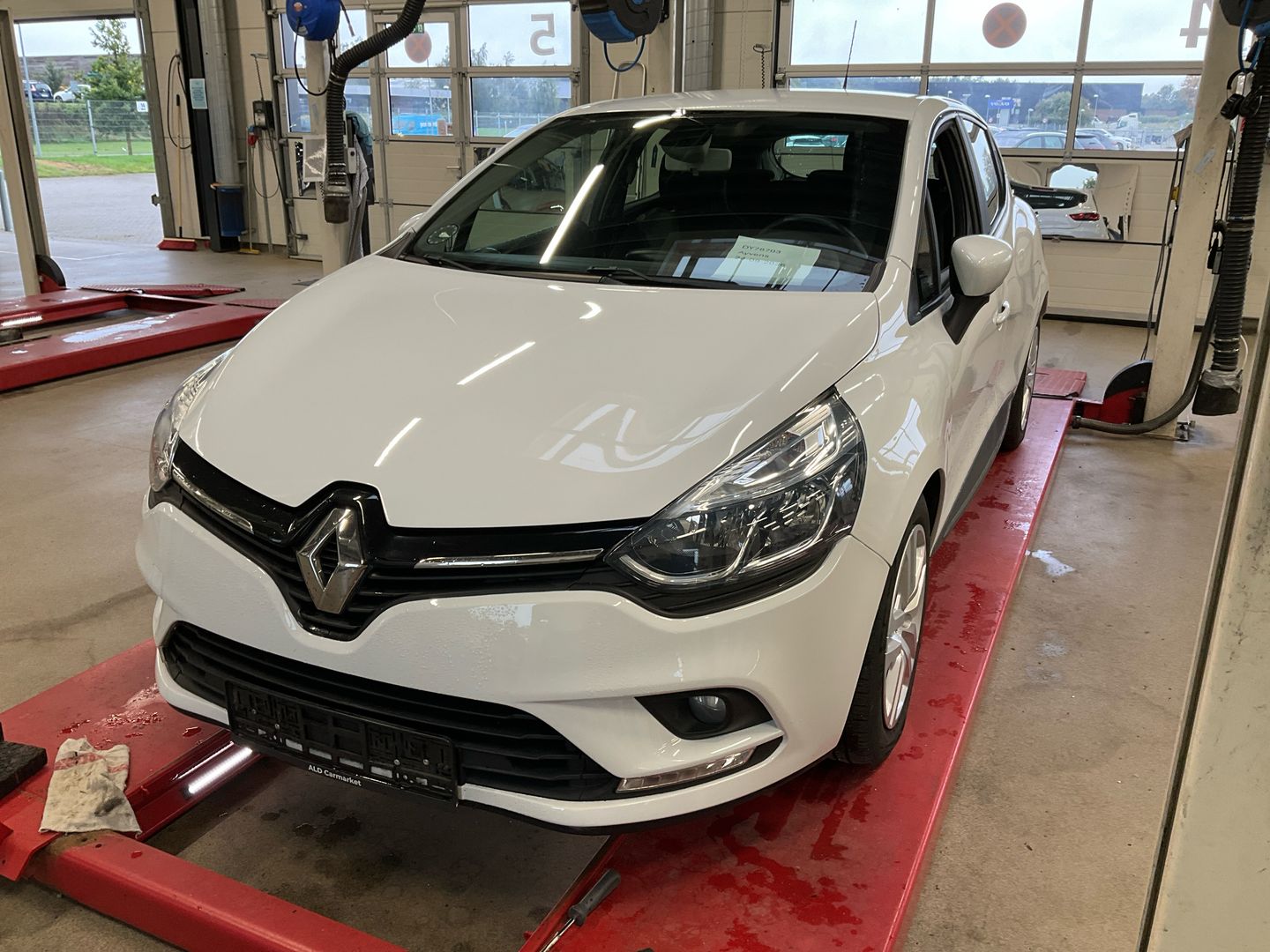 Renault Clio 0.9 Energy TCe 90 UA! Hatchback