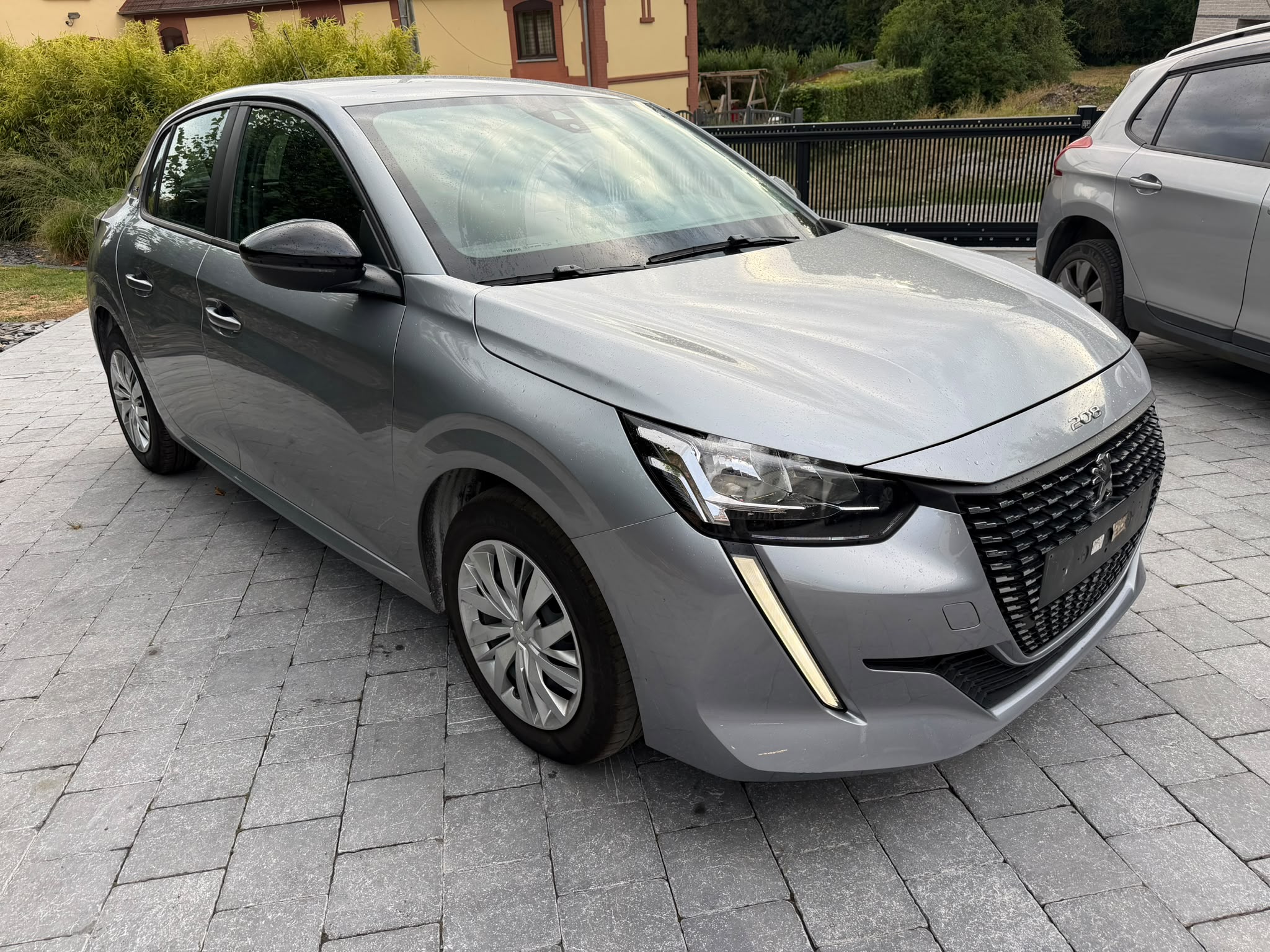 Peugeot 208 1.2i Like