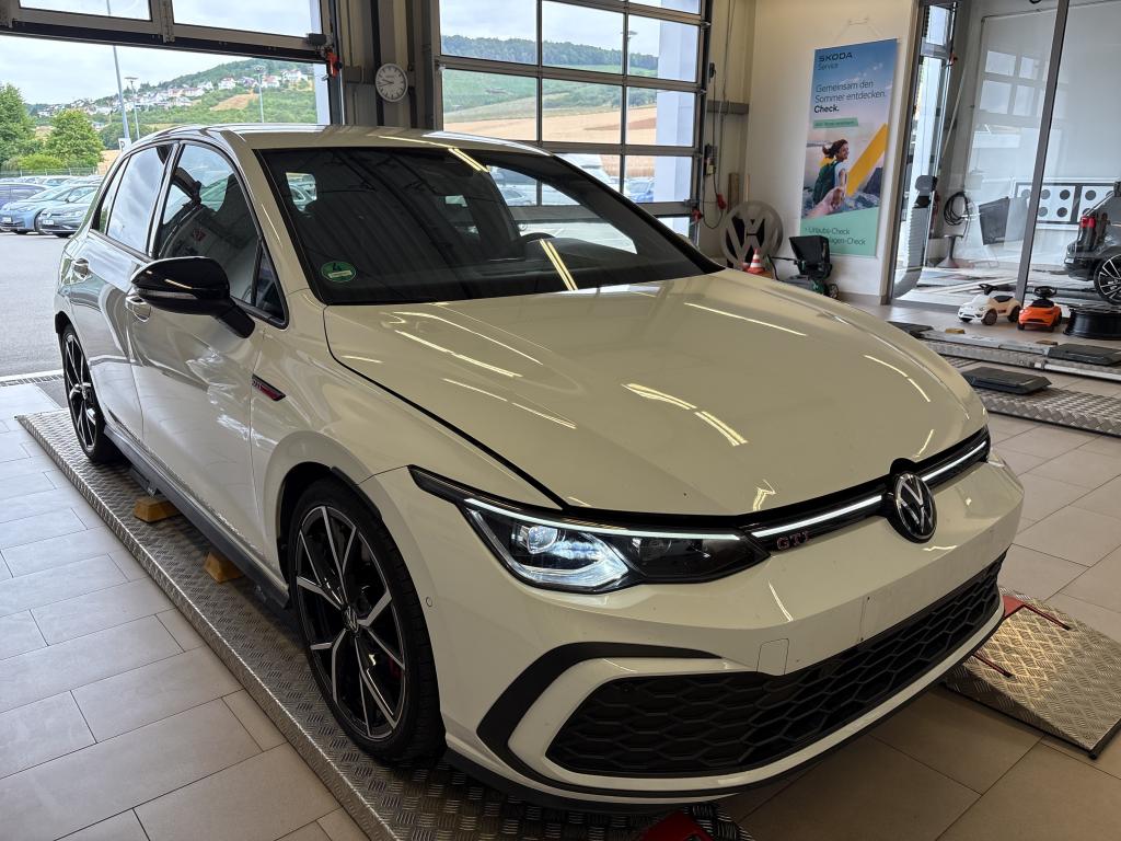 Volkswagen Golf 2.0 TSI