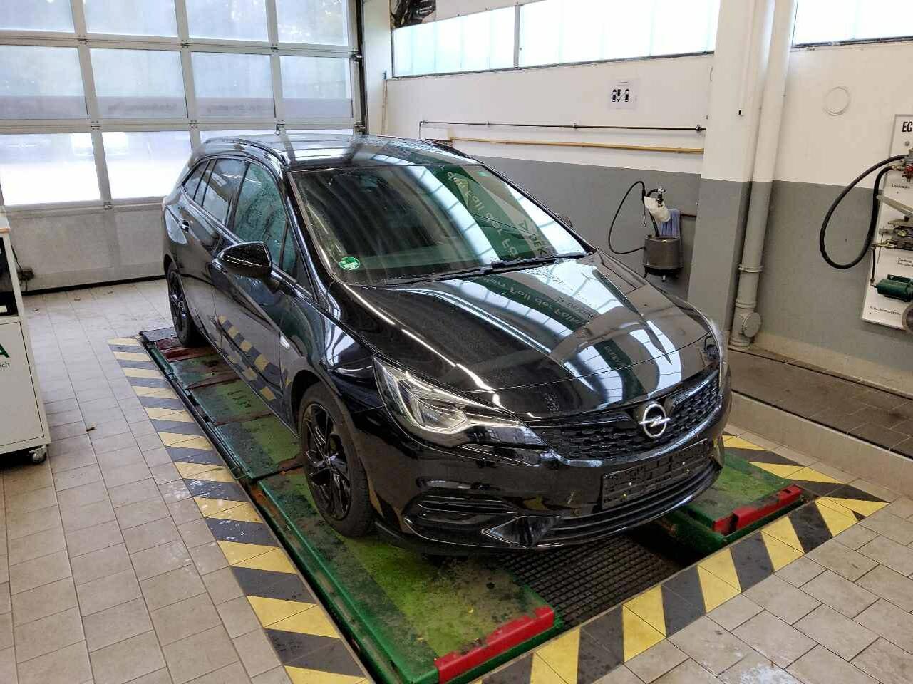Opel Astra Sports Tourer Ultimate