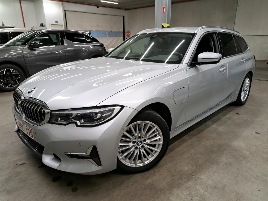 BMW 3 Series Touring 330e Luxury
