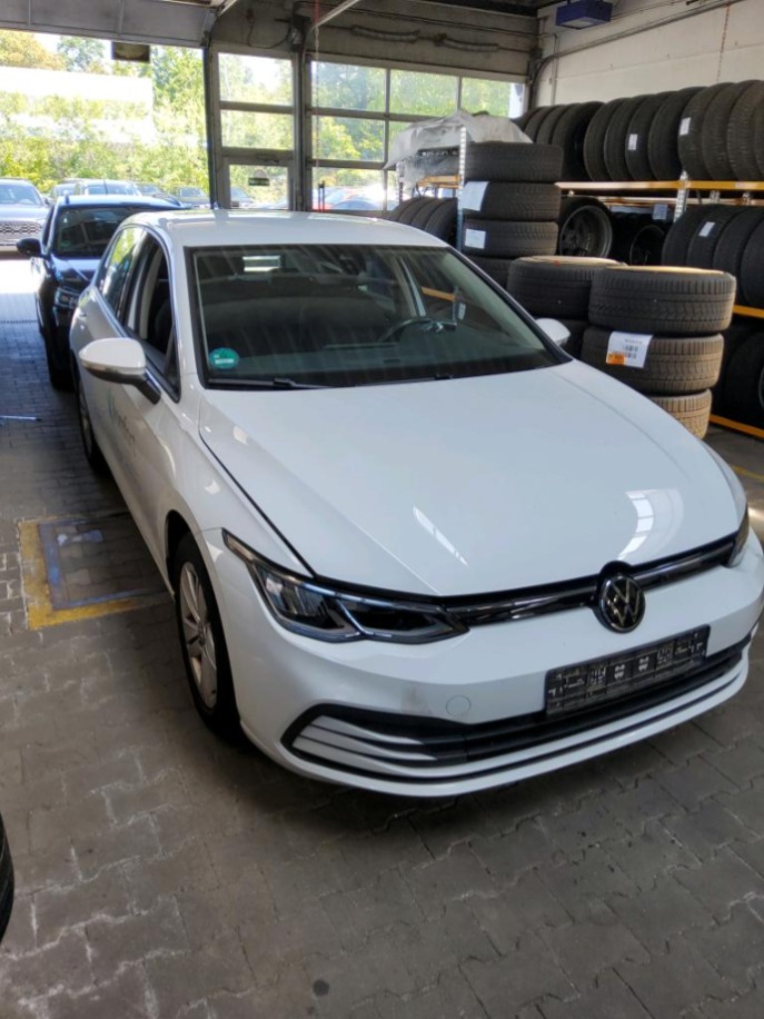 Volkswagen Golf 1.0 eTSI Life