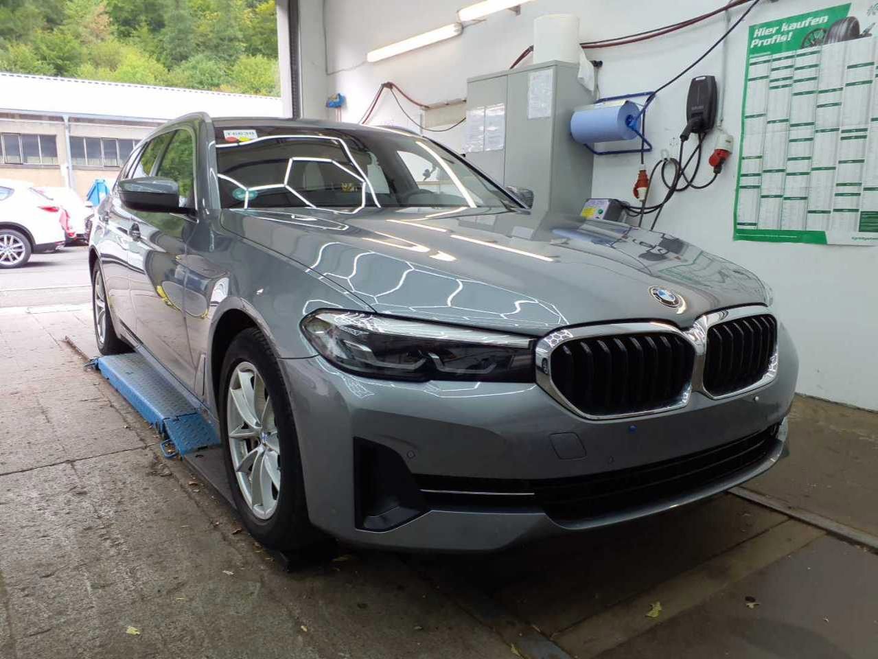 BMW 5 Series Touring 530i
