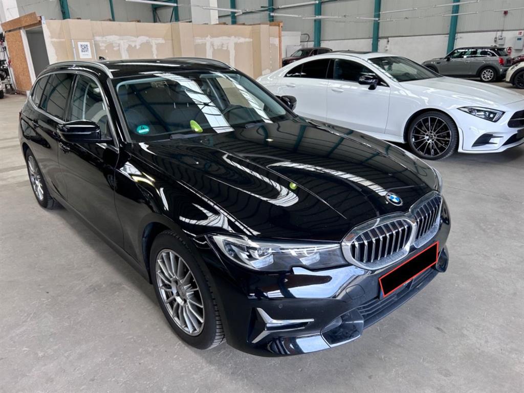 BMW 3 Series Touring 320d Luxury