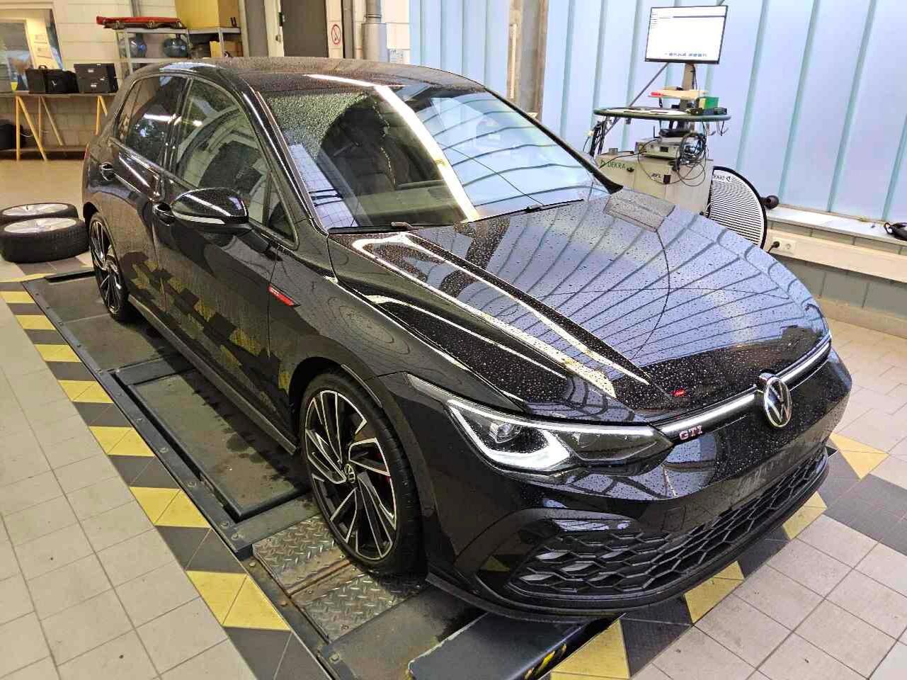 Volkswagen Golf 2.0 TSI