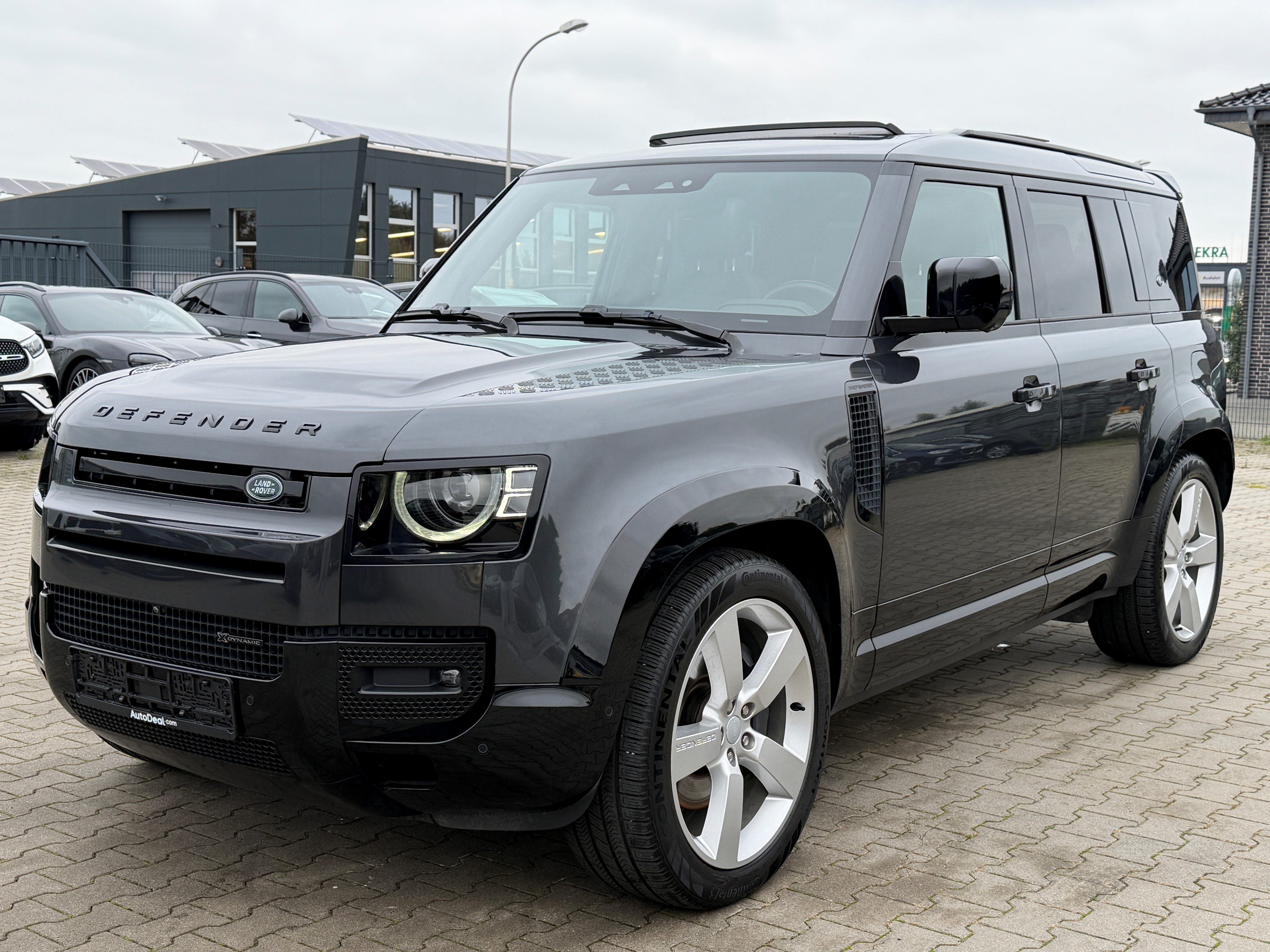 Land Rover Defender 110 P400e X-Dynamic HSE
