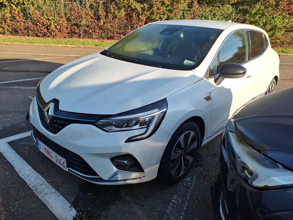 Renault Clio 1.6 E-TECH Hybrid E-TECH First