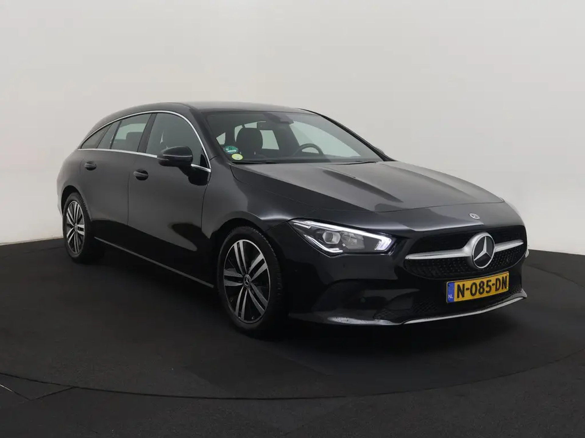 Mercedes-Benz CLA Shooting Brake 180d Business Solution