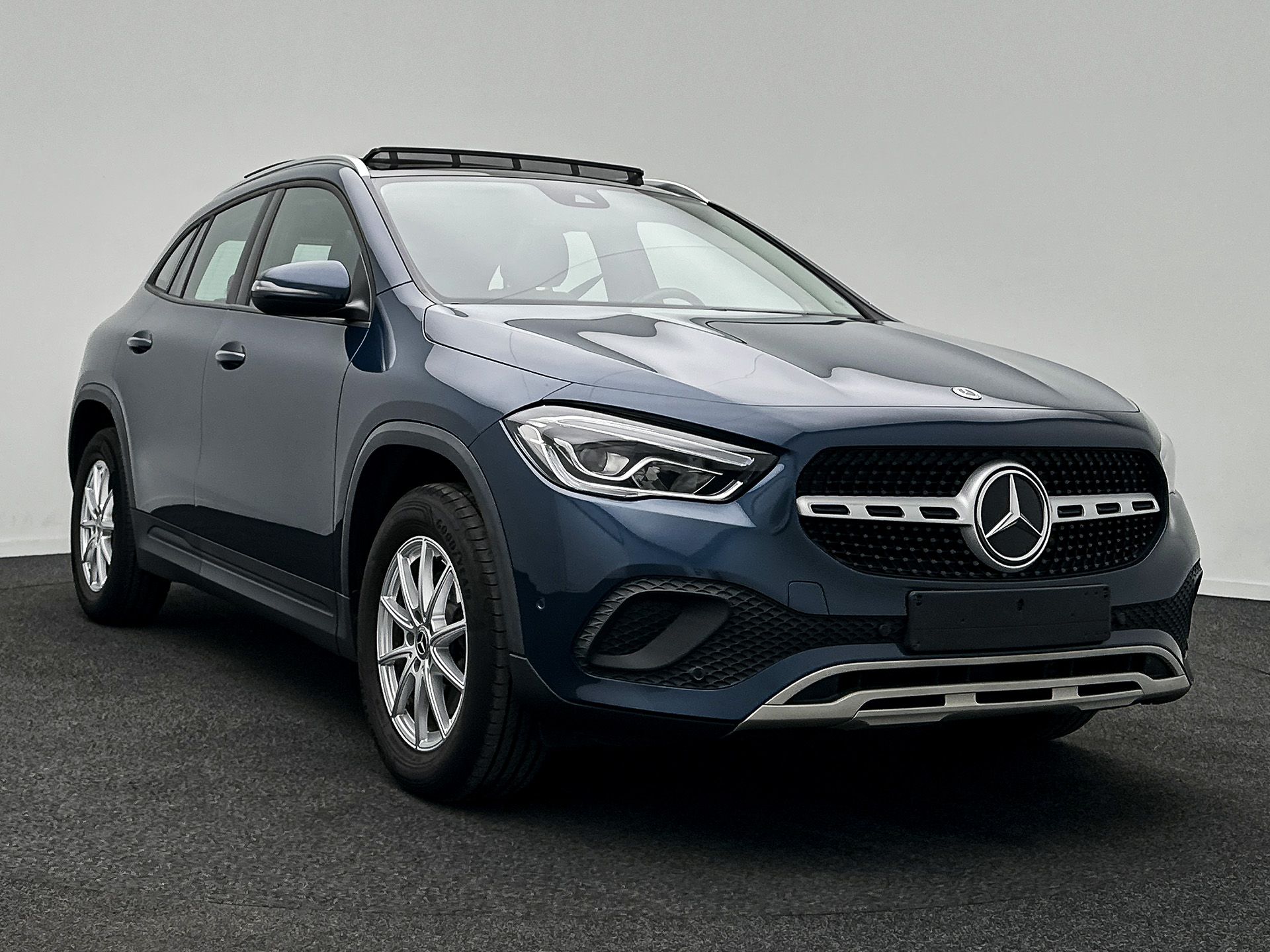 Mercedes-Benz GLA 180d Business Solution