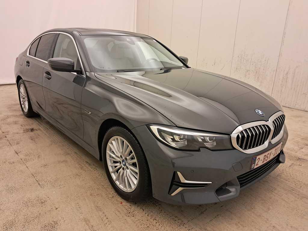 BMW 3 Series 320e