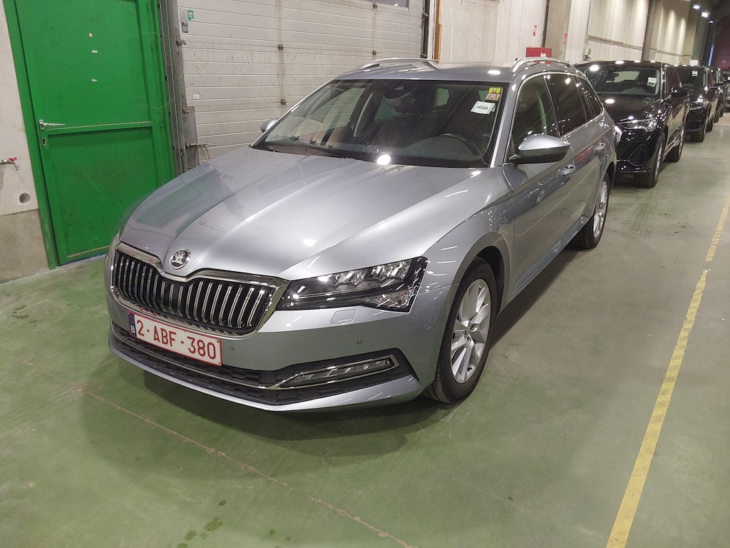 Skoda Superb Combi 2.0 Crtdi 90KW DSG7 Style