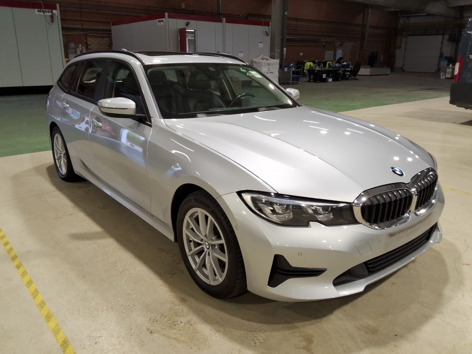 BMW 3 Series Touring 318d Business Design