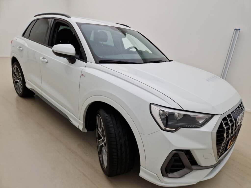 Audi Q3 45 TFSIe S Edition