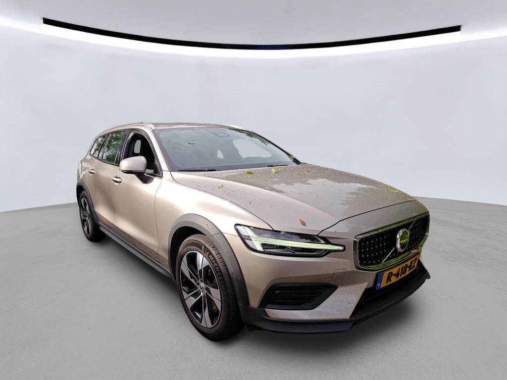 Volvo V60 Cross Country B5 Core
