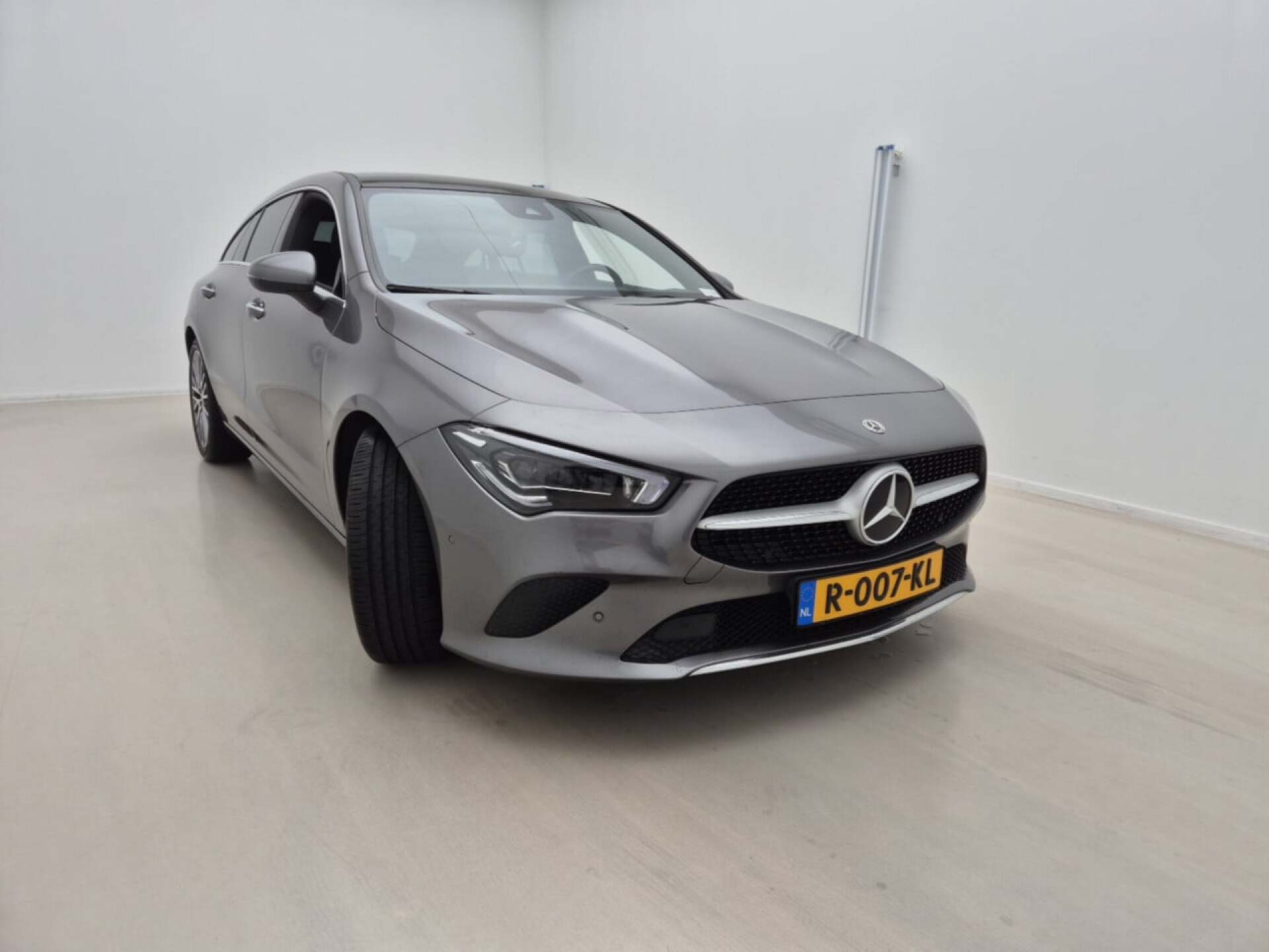 Mercedes-Benz CLA Shooting Brake 180 Luxury