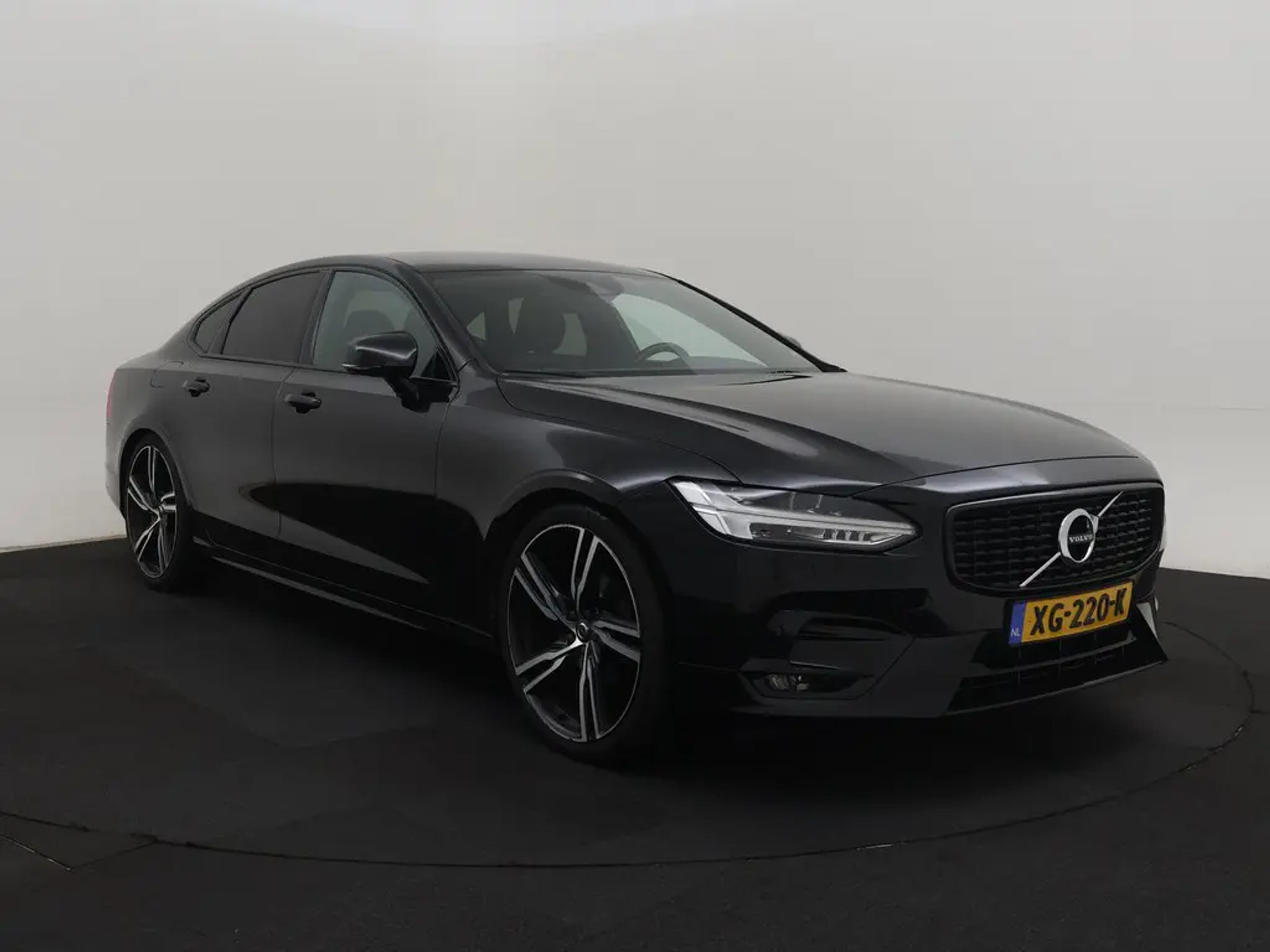 Volvo S90 D4 R-Design