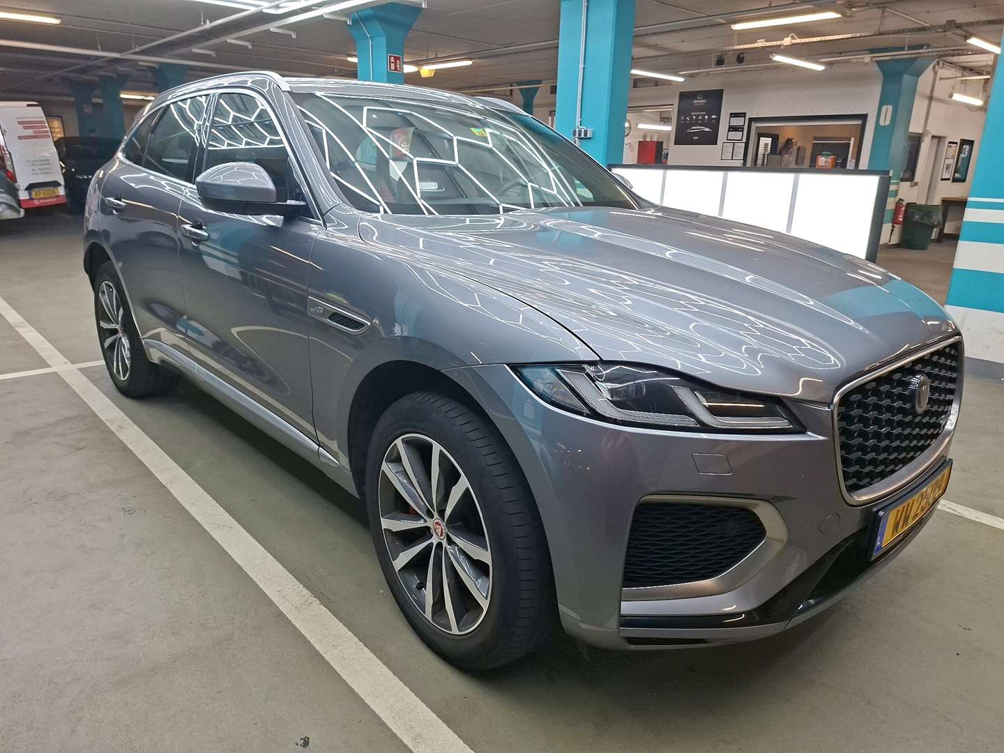 Jaguar F-Pace 2.0 P400e R-Dynamic S