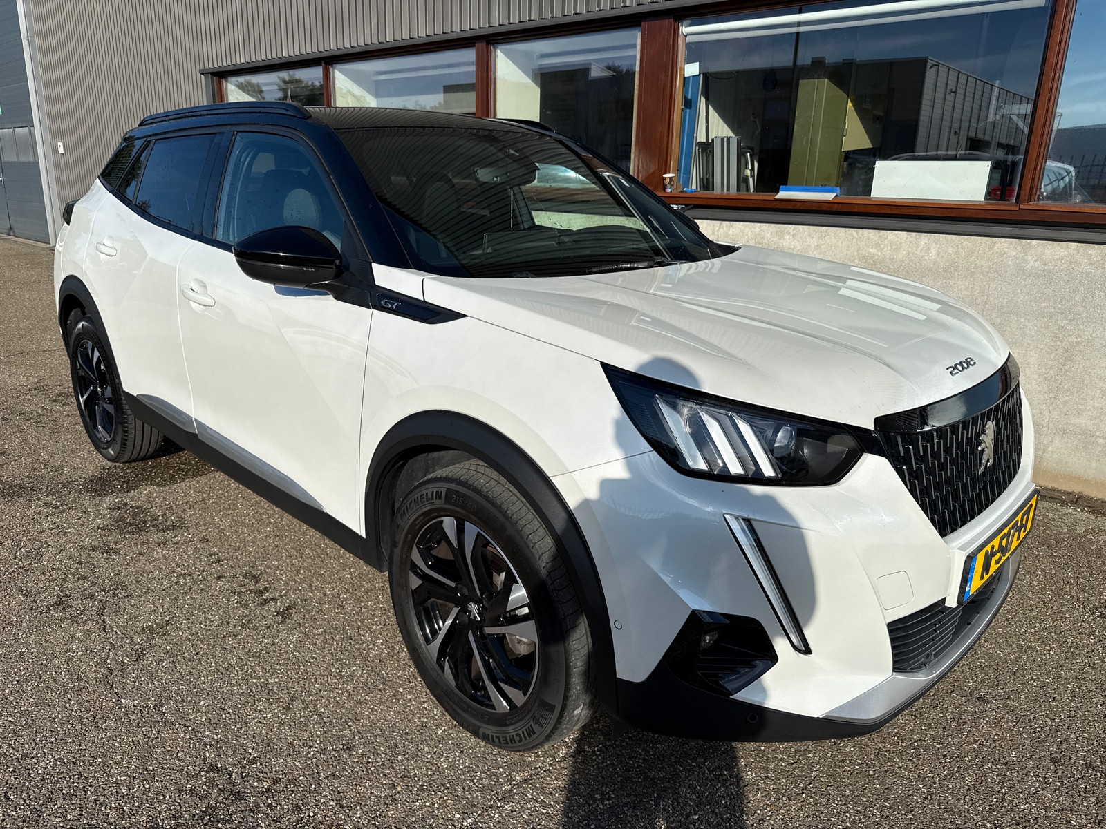 Peugeot 2008 1.2i