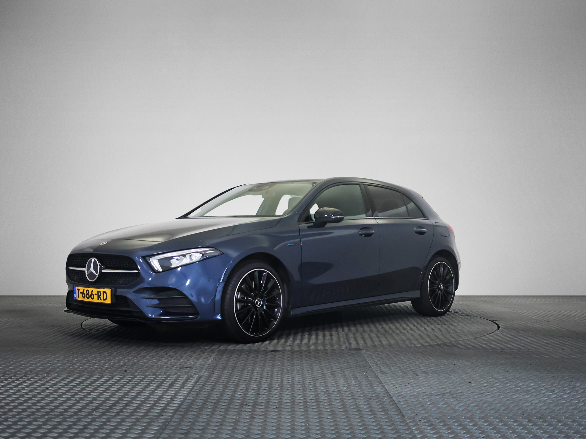 Mercedes-Benz A 250e Business Solution AMG