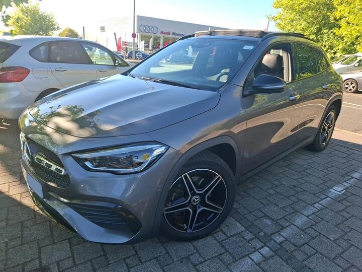Mercedes-Benz GLA 250e AMG Line