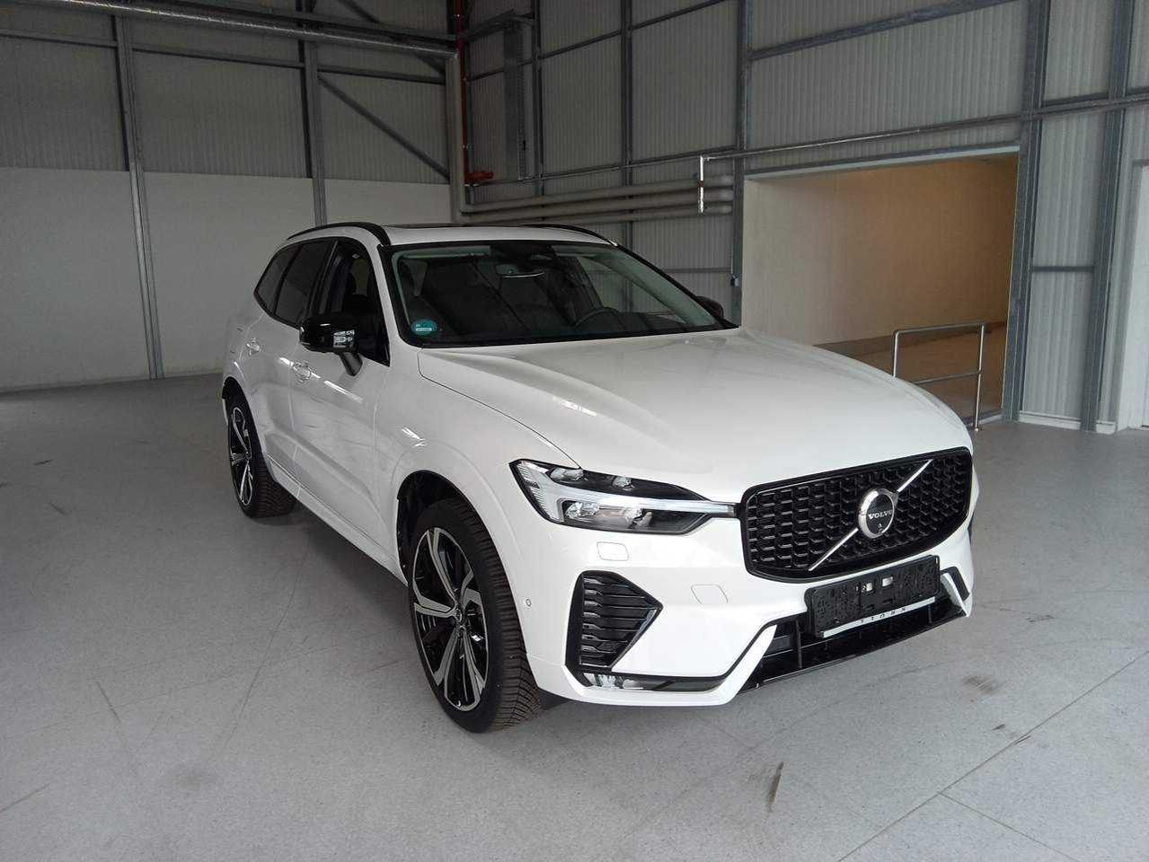 Volvo XC60 B4 Plus Dark