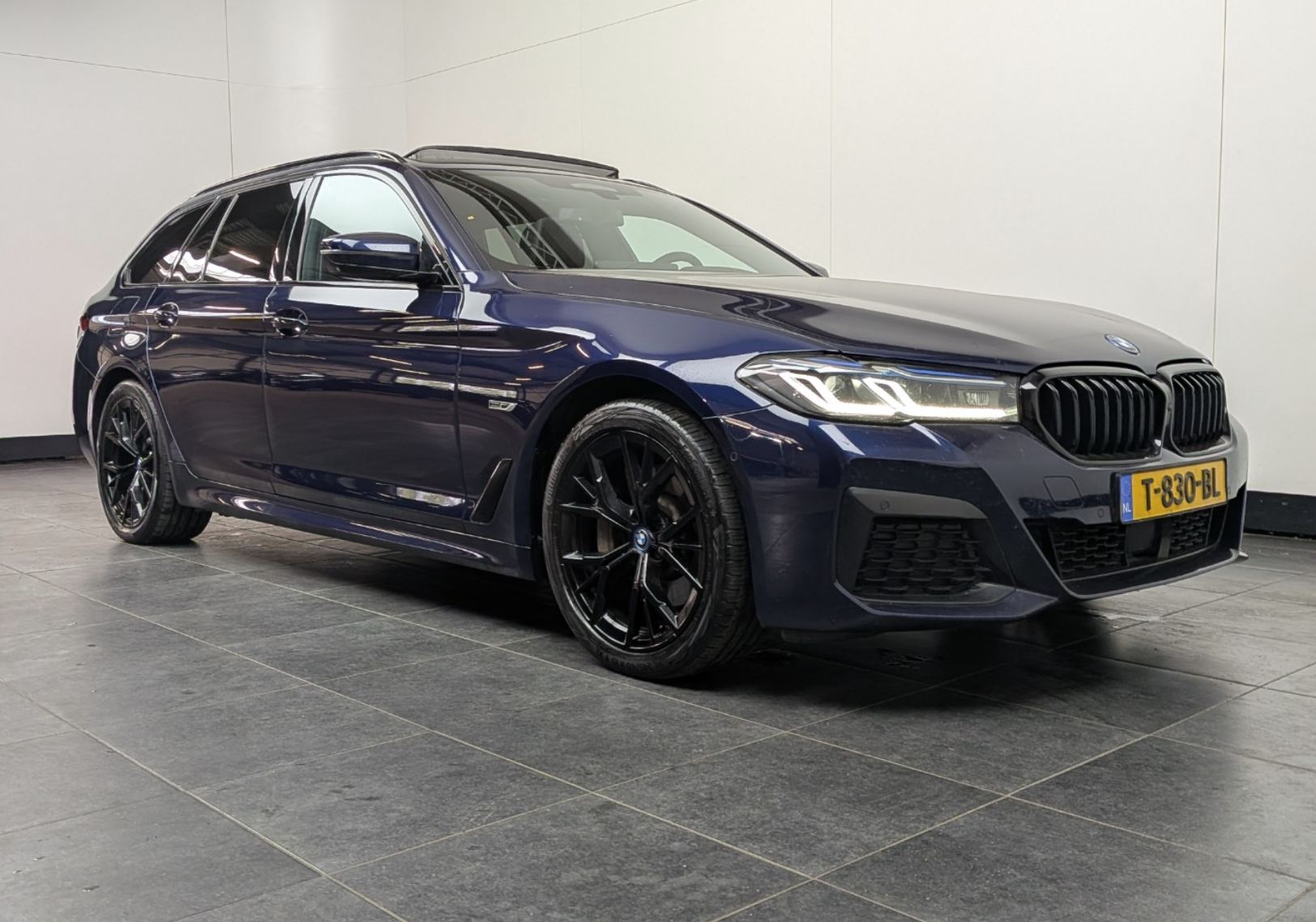 BMW 5 Series Touring 530e Business