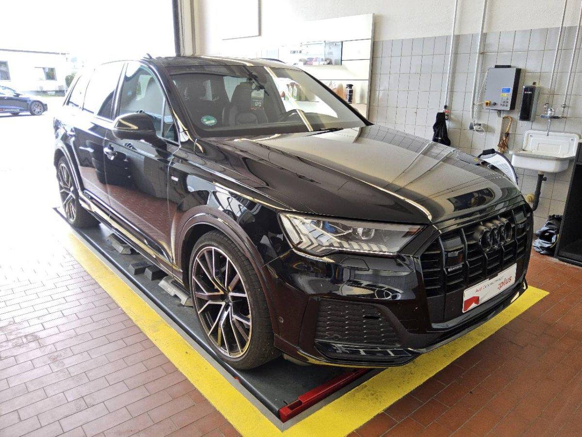 Audi Q7 50 TDI S Line