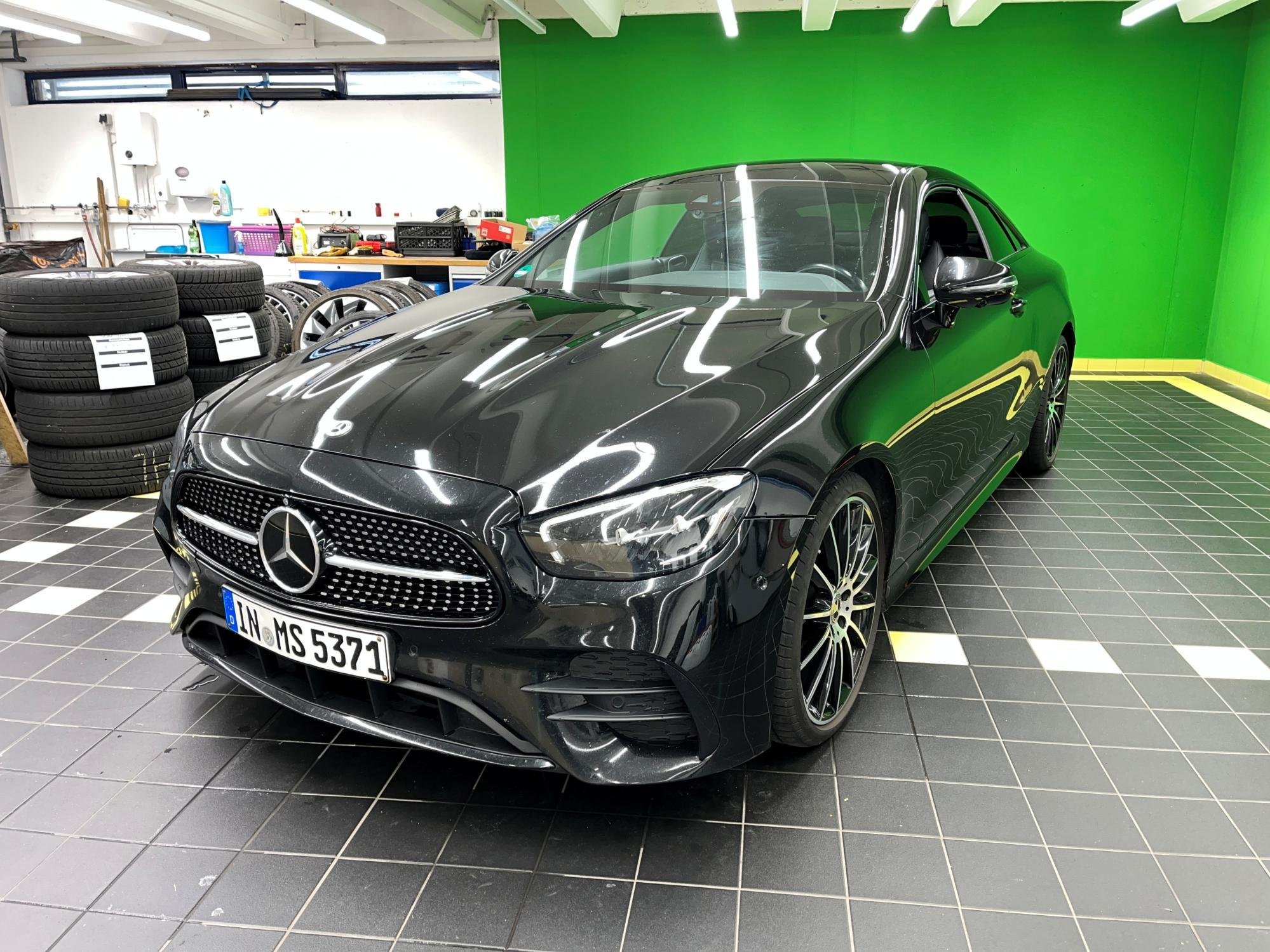 Mercedes-Benz E 300 AMG Line