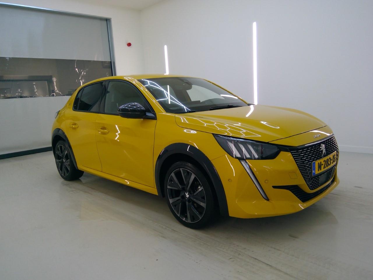 Peugeot 208 1.2i GT