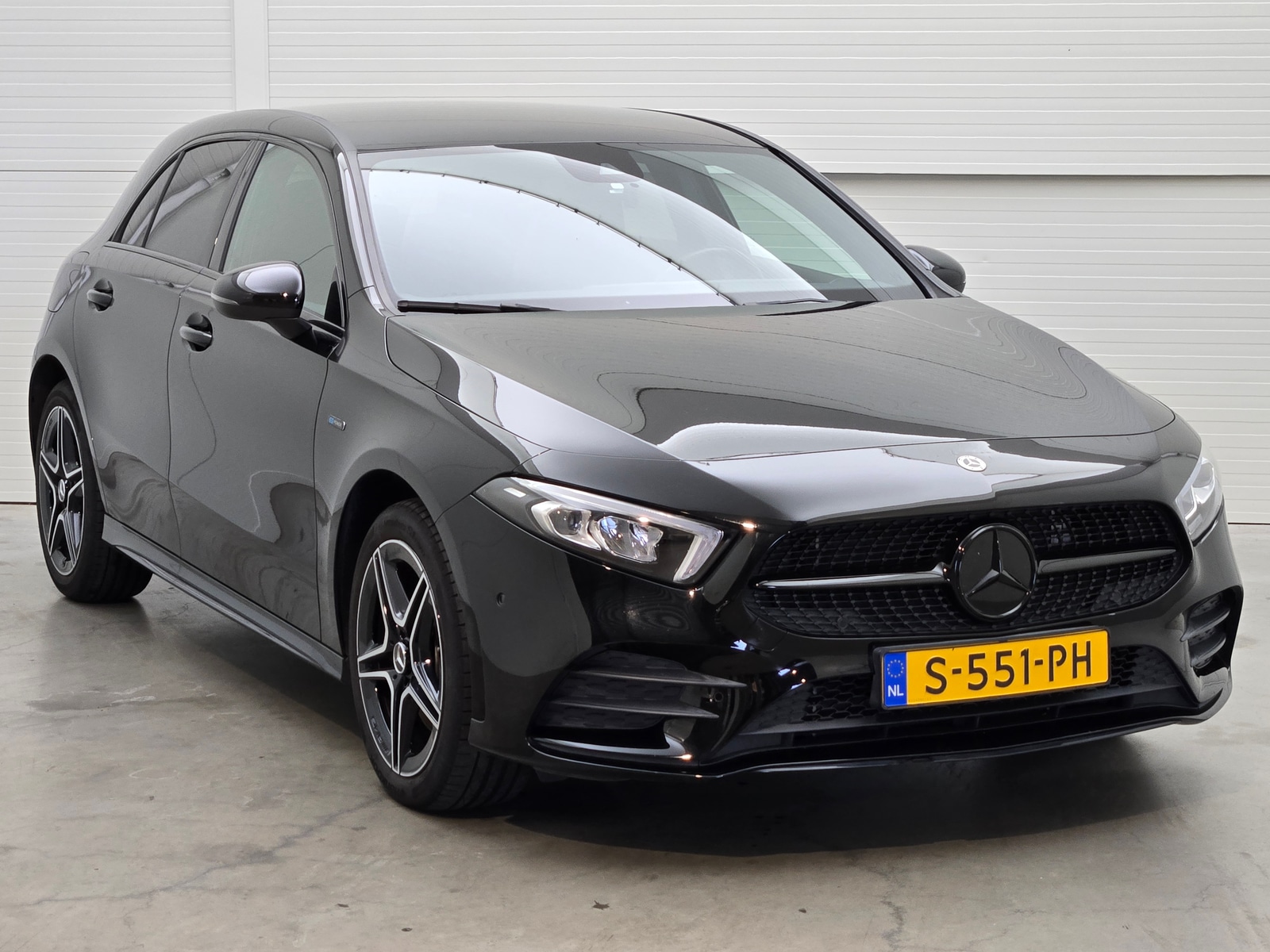 Mercedes-Benz A 250e Business Solution AMG
