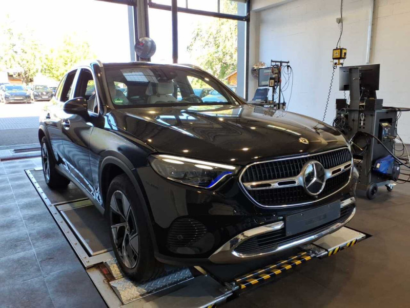 Mercedes-Benz GLC 300e Avantgarde Advanced