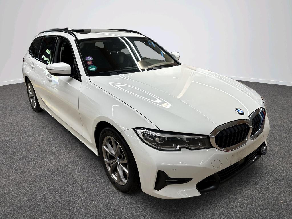 BMW 3 Series Touring 318i Sport Line