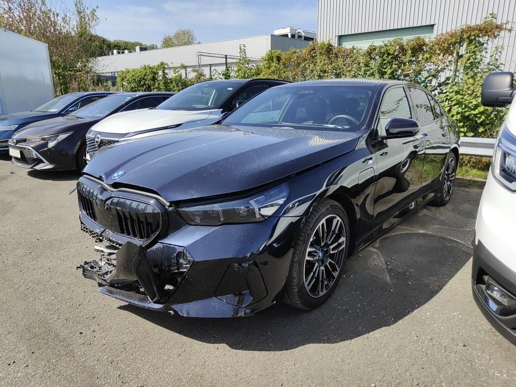 BMW 5 Reeks Berline 530e 200kW 4d !!Damaged car!!