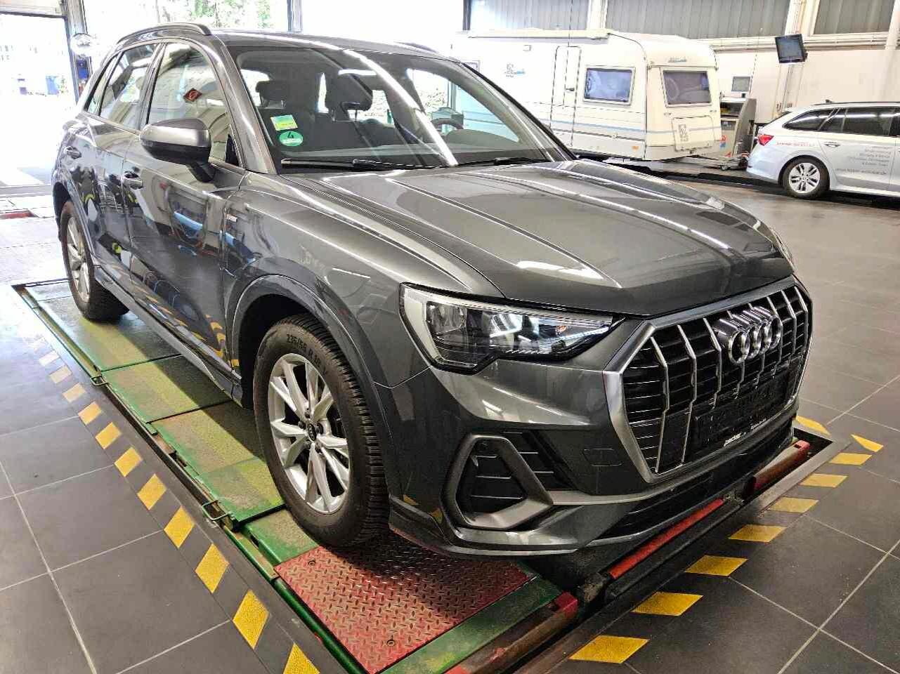 Audi Q3 35 TFSI S Line