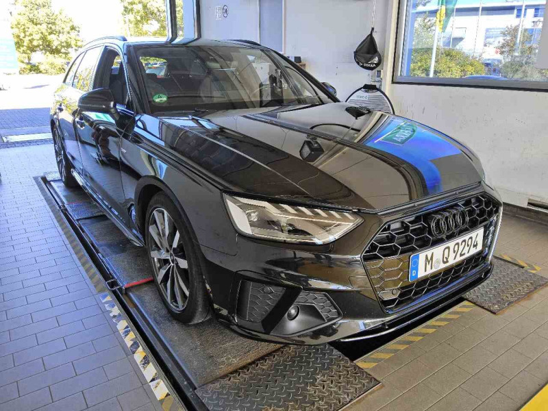 Audi A4 Avant 35 TFSI S Line