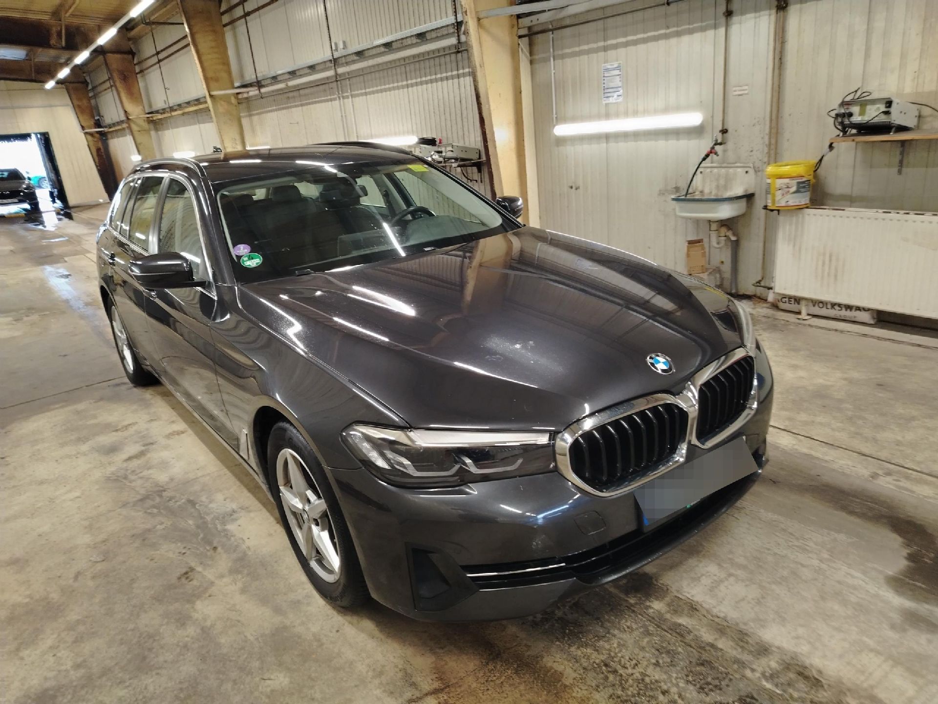 BMW 5 Series Touring 520i