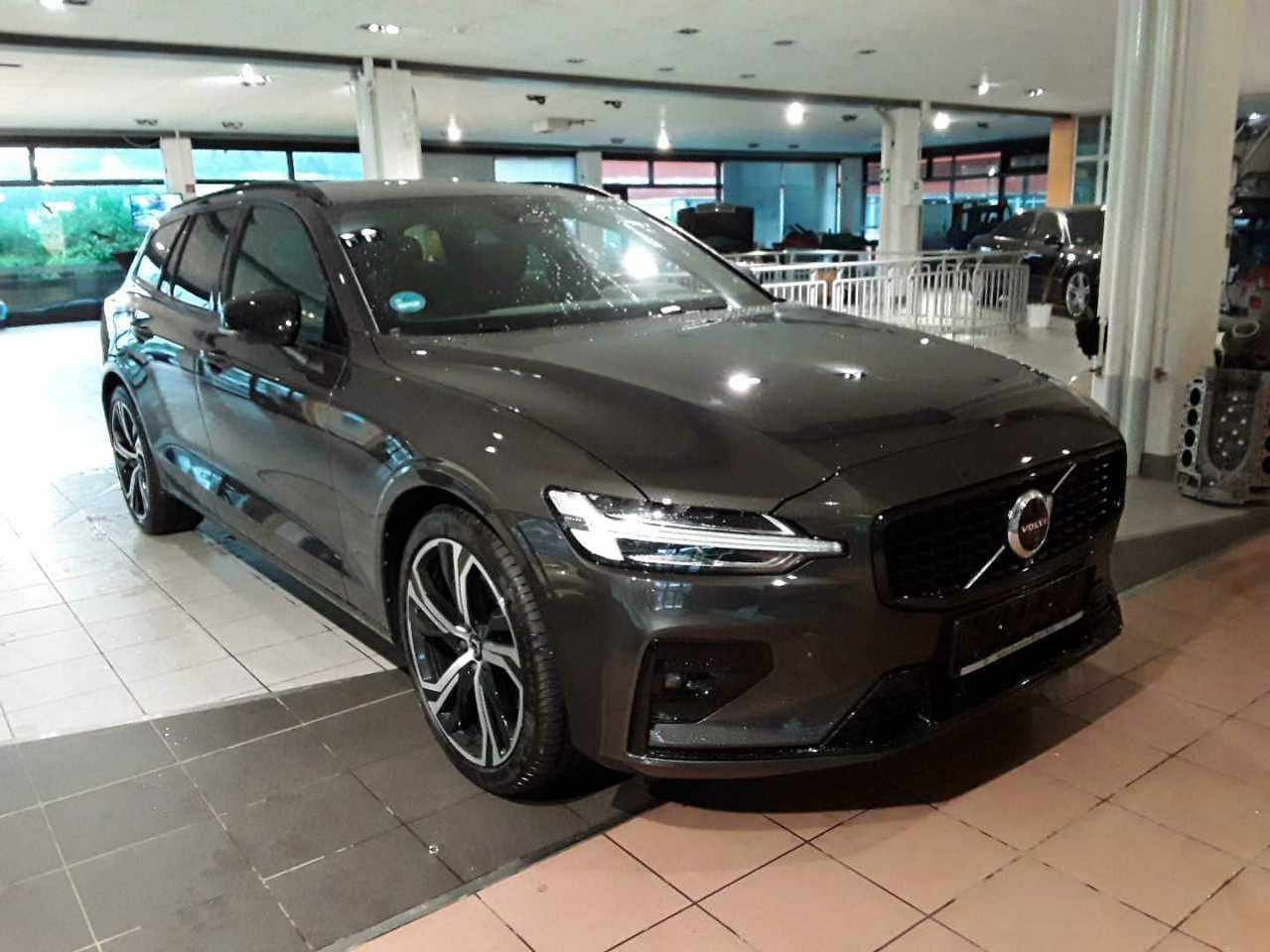 Volvo V60 B4 Plus Dark
