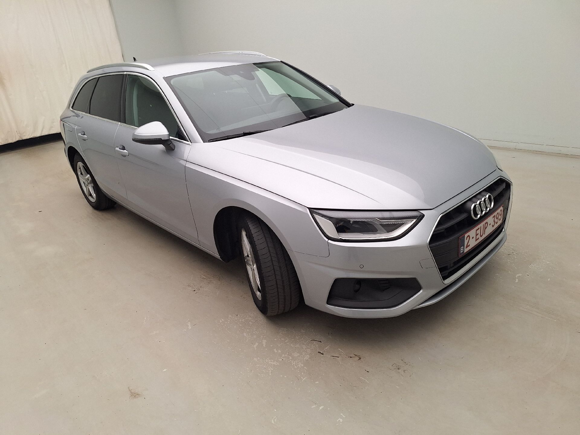 Audi A4 Avant 30 TDI Attraction